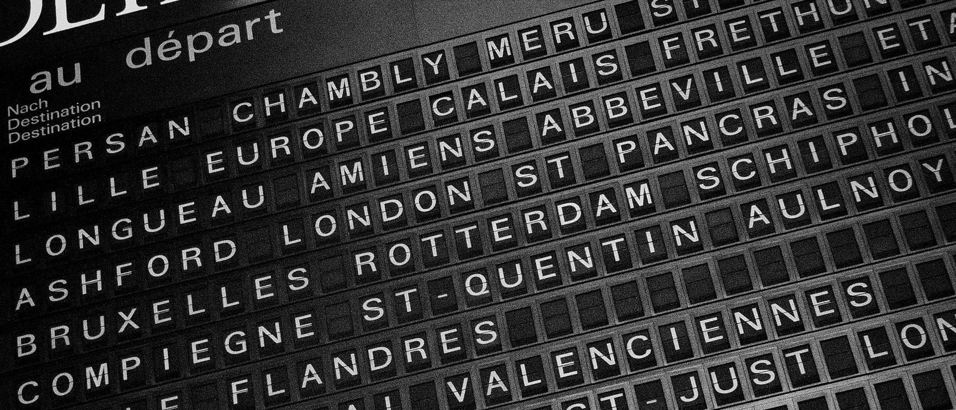 french train station sign
